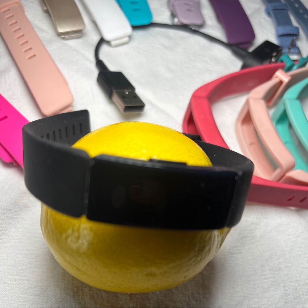 Fitbit Inspire HR tracker with Extra Bands